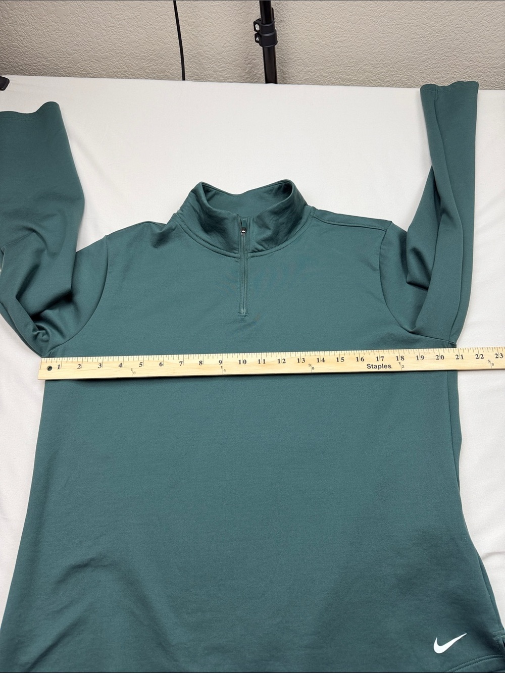 Nike Green Quarter-Zip Pullover ThermaFit - Picture 3 of 9